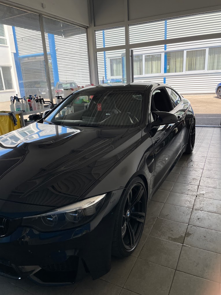 Indoor Detailing - Sportfahrzeug